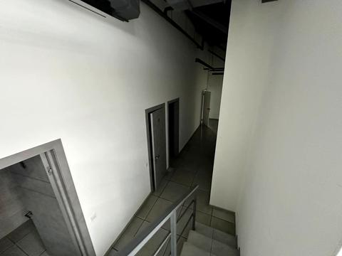 комерційна за адресою Барикадна вул., 7