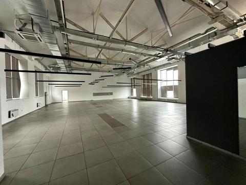 комерційна за адресою Барикадна вул., 7