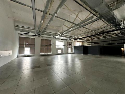 комерційна за адресою Барикадна вул., 7