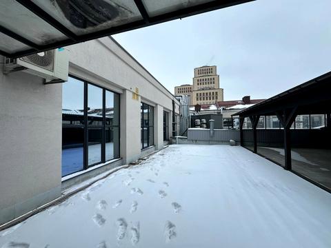 комерційна за адресою Барикадна вул., 7