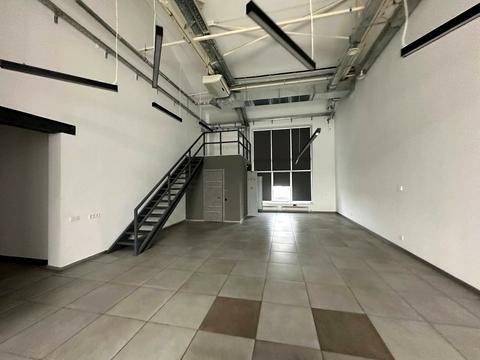 комерційна за адресою Барикадна вул., 7