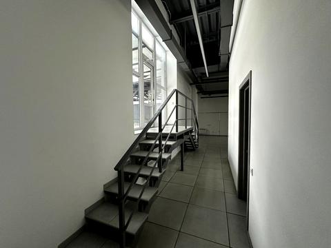 комерційна за адресою Барикадна вул., 7