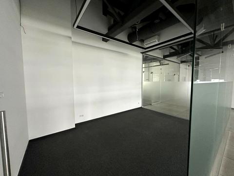 комерційна за адресою Барикадна вул., 7