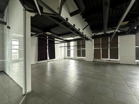 комерційна за адресою Барикадна вул., 7