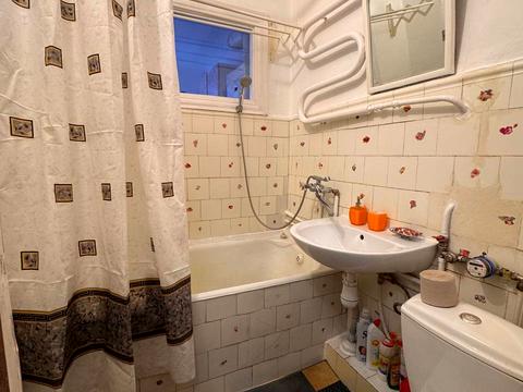 квартира за адресою Кам'янецька вул., 84