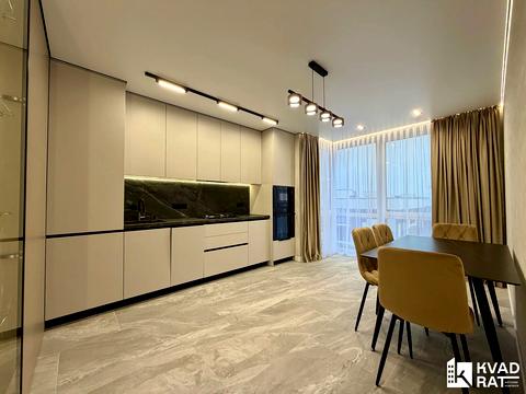 квартира за адресою Степана Бандери вул., 77-Б