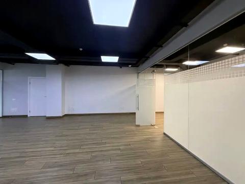 комерційна за адресою Павла Нірінберга вул. (Баумана), 10-А