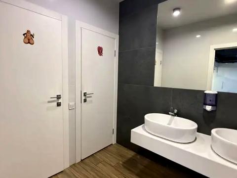 комерційна за адресою Павла Нірінберга вул. (Баумана), 10-А