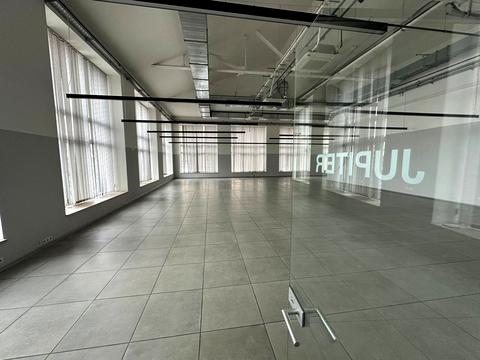 комерційна за адресою Барикадна вул., 7