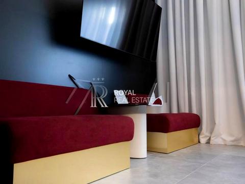 комерційна за адресою Київ, Богдана Хмельницького вул., 32