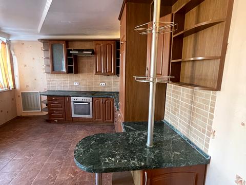 квартира за адресою Автозаводська вул., 99/4