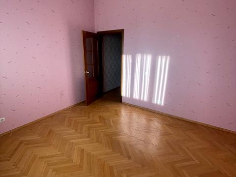 квартира за адресою Автозаводська вул., 99/4