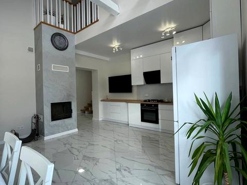 будинок за адресою Незалежності України вул.