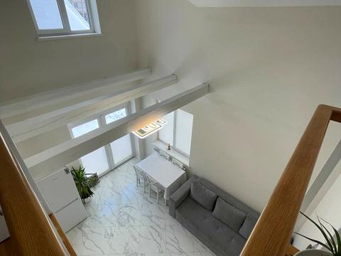 будинок за адресою Незалежності України вул.