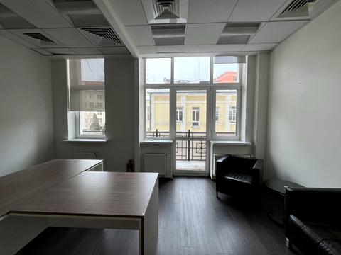 коммерческая по адресу провулок Рильський, 6