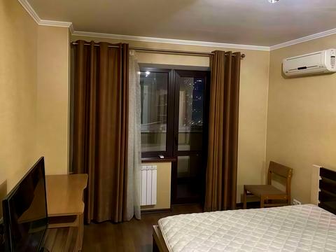 квартира за адресою Лариси Руденко вул., 10-Б