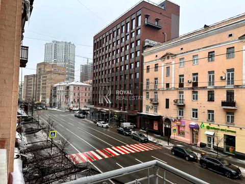 комерційна за адресою Саксаганського вул., 44