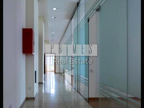 комерційна за адресою Володимирська вул., 4