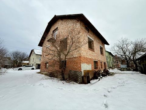 будинок за адресою Романа Шухевича вул., 30