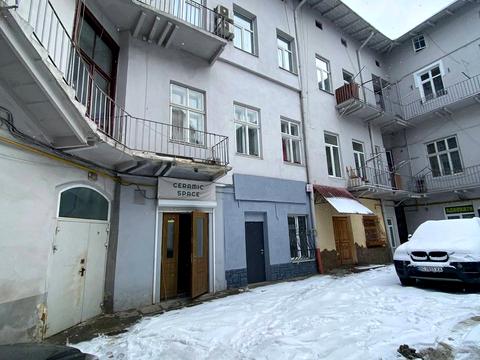 коммерческая по адресу Винниченко ул. (Советская), 4