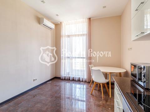 квартира за адресою Джона Маккейна вул. (Івана Кудрі), 7