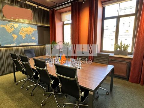 комерційна за адресою Київ, Богдана Хмельницького вул., 19-21