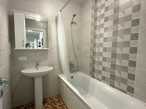 квартира за адресою смт. Авангард, Спрейса вул., 15