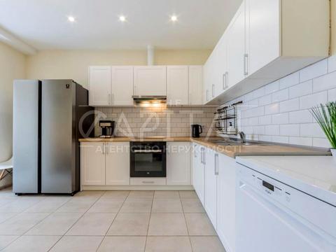 квартира за адресою Михайла Максимовича вул. (Онуфрія Трутенка), 28-Б