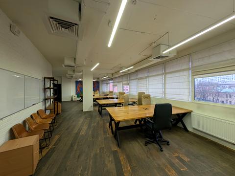 комерційна за адресою Лесі Українки бульв., 23