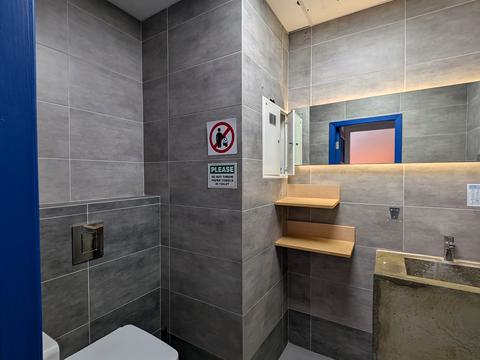 комерційна за адресою Лесі Українки бульв., 23-Б