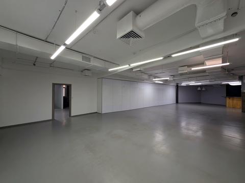 комерційна за адресою Лесі Українки бульв., 23-Б