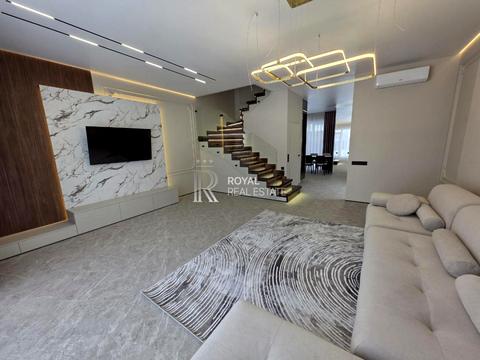 будинок за адресою с. Петропавлівська Борщагівка, Макарівська вул., 25