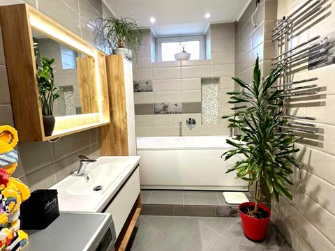 квартира за адресою Регенераторна вул., 4 к3