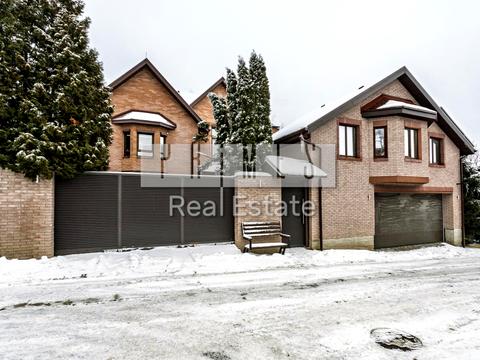 будинок за адресою Виноградна вул., 1