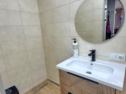 коммерческая по адресу Литературная ул., 10