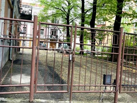 комерційна за адресою Лютеранська вул., 12