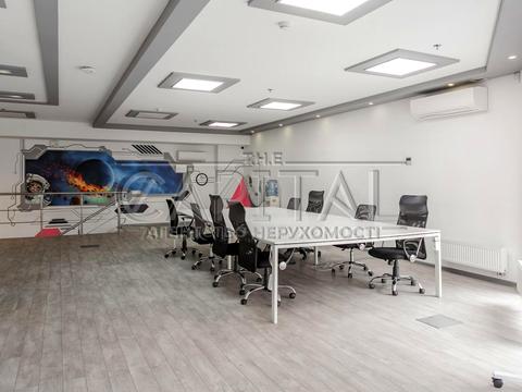 комерційна за адресою Саксаганського вул., 70-Б