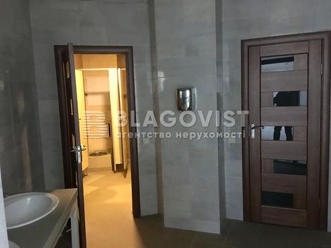 комерційна за адресою Глибочицька вул., 17М