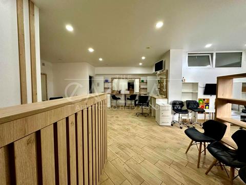 комерційна за адресою Мечникова вул., 106