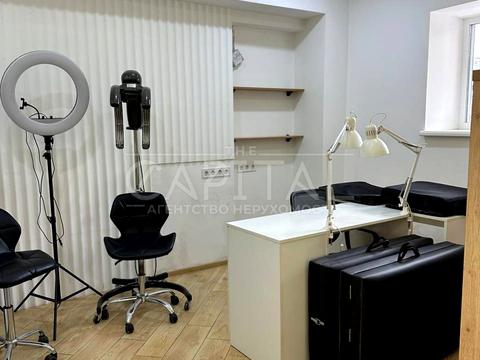 комерційна за адресою Мечникова вул., 106