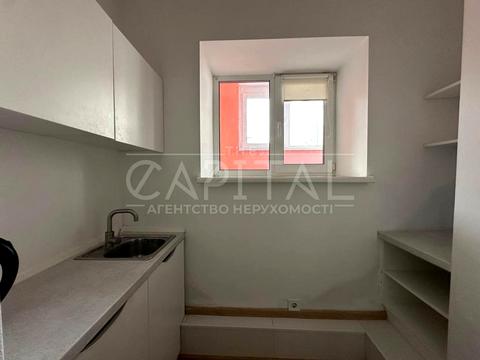 комерційна за адресою Мечникова вул., 106