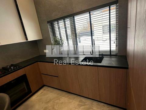 будинок за адресою Соборна вул. ()