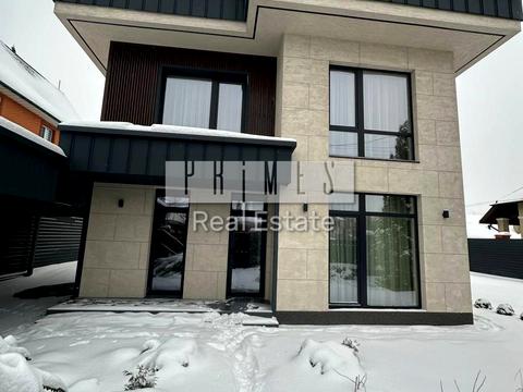 будинок за адресою Центральна вул., 1