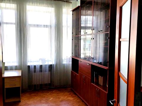 квартира за адресою Куликівський узвіз (Революції), 9