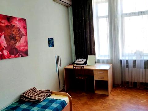 квартира за адресою Куликівський узвіз (Революції), 9