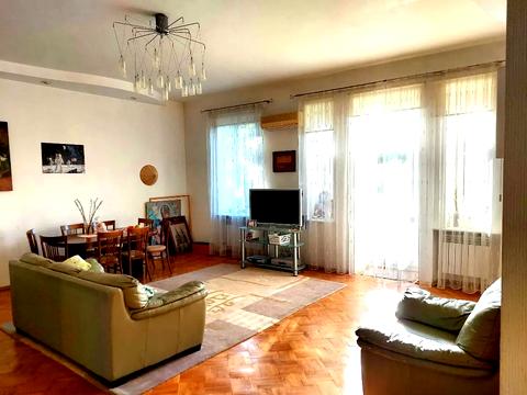 квартира за адресою Куликівський узвіз (Революції), 9