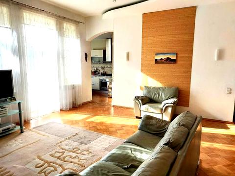 квартира за адресою Куликівський узвіз (Революції), 9