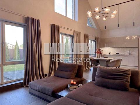 будинок за адресою Центральна вул., 1