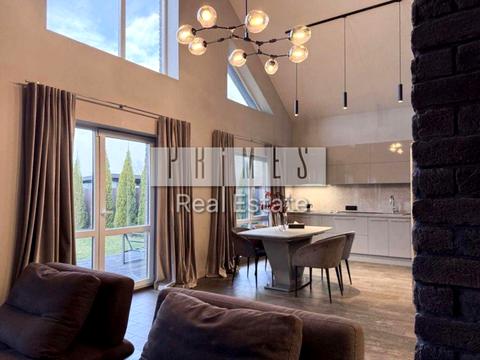 будинок за адресою Центральна вул., 1