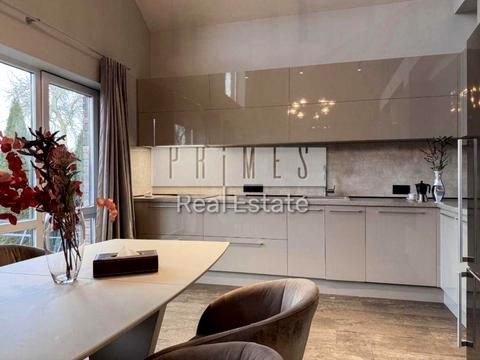 будинок за адресою Центральна вул., 1